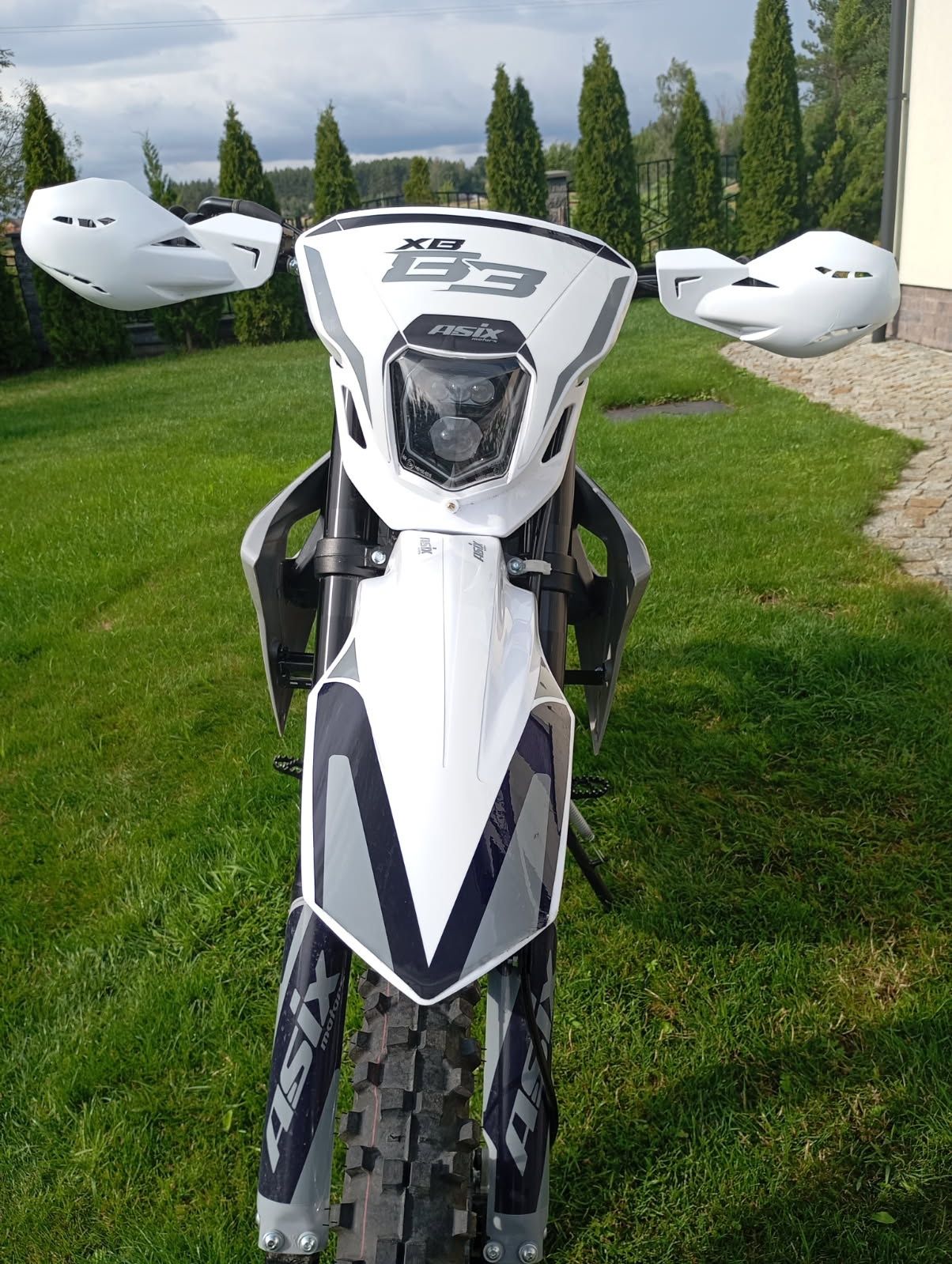 Motocykl cross asix