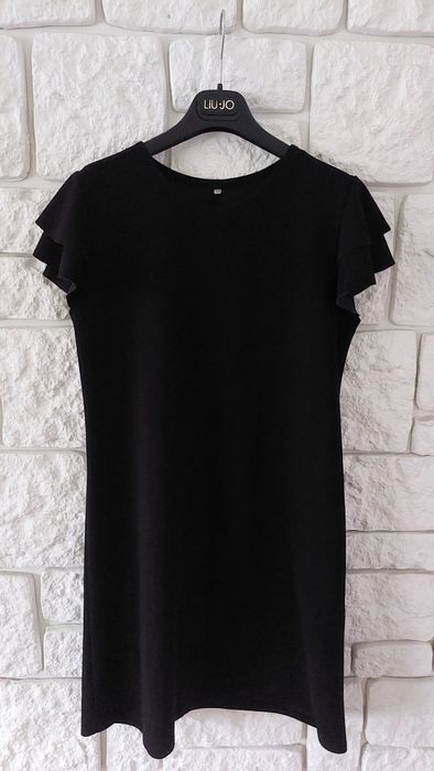 Sukienka czarna 38 M w litere A ozdobne rękawki