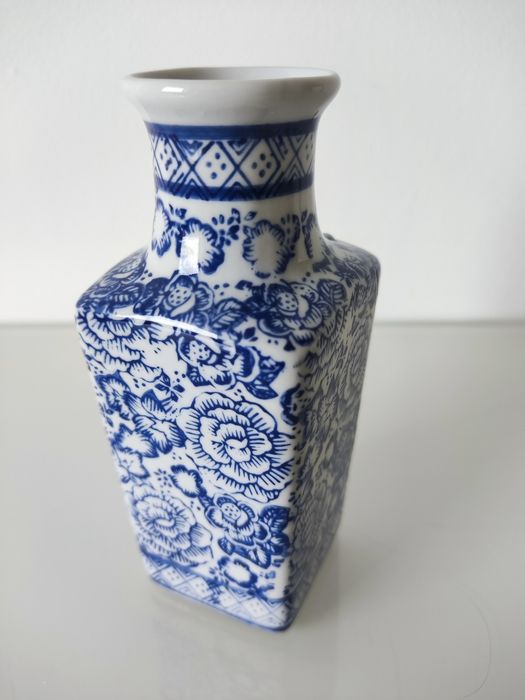 Wazon z porcelany mały