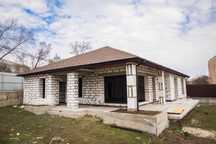 Продам дом с большим участком земли
