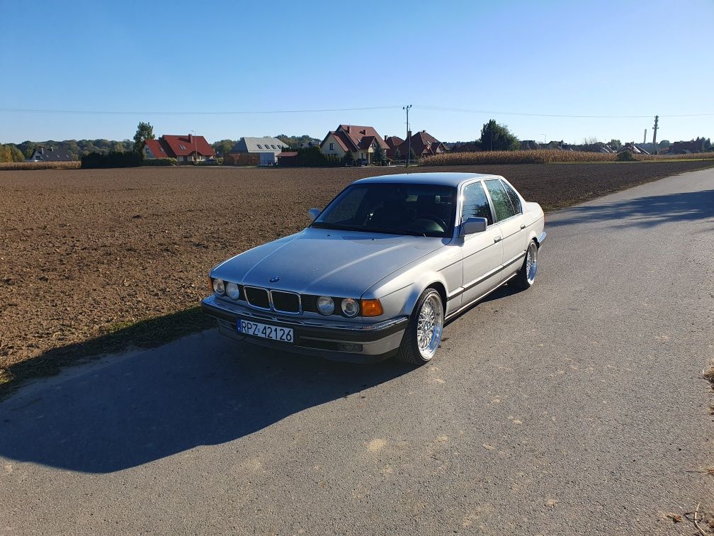 Sprzedam BMW e32 3.0 V8