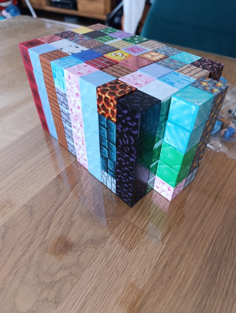 Klocki magnetyczne Minecraft 210szt + 6 figurek ludziki