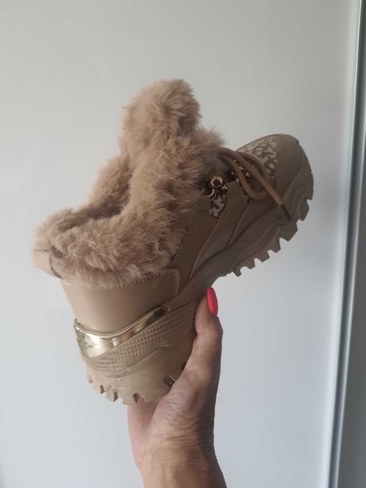 Adidasy beżowe z futerkiem roz.38