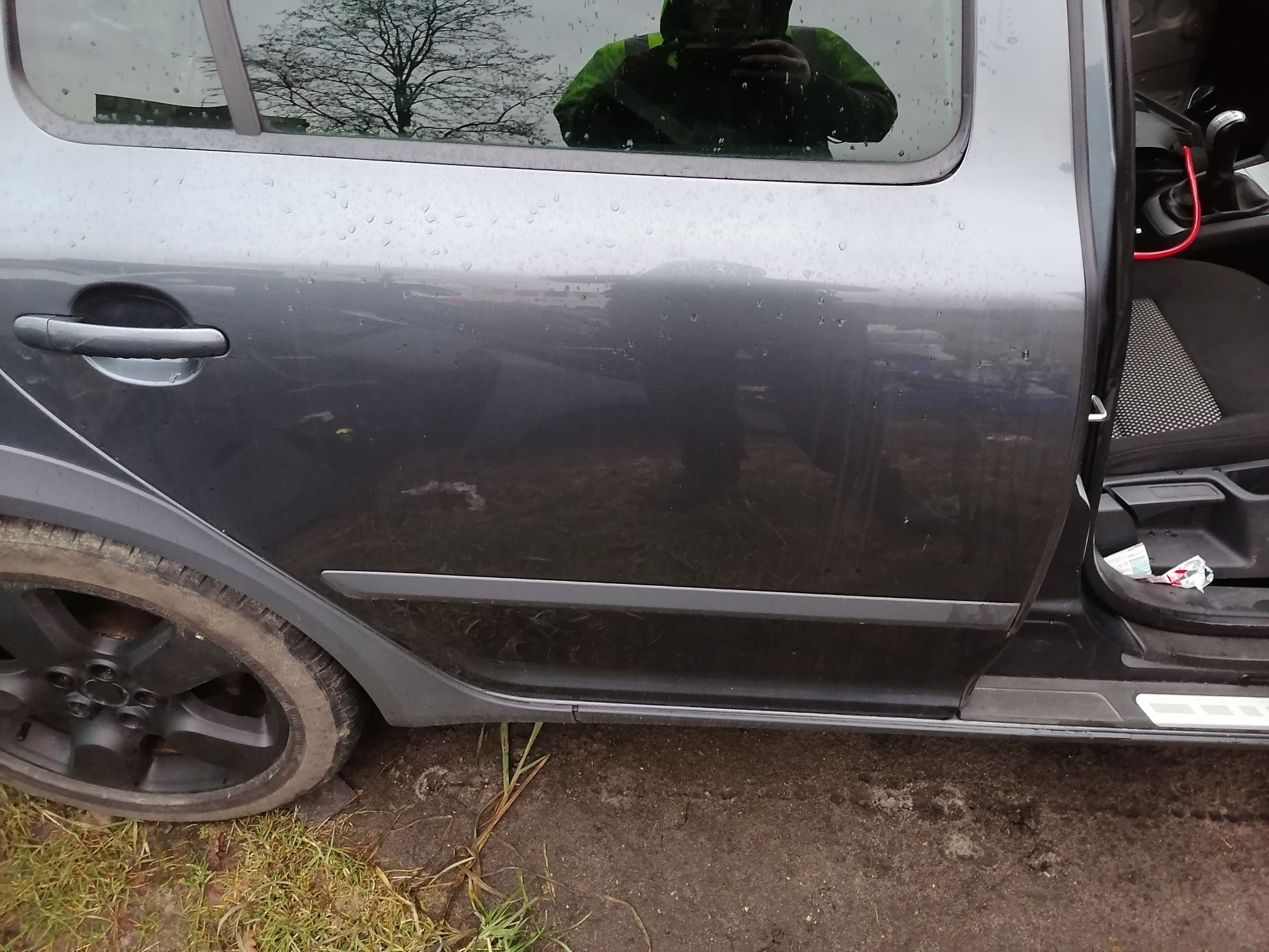 Drzwi prawy tył skoda octavia II scout lf8j ładne