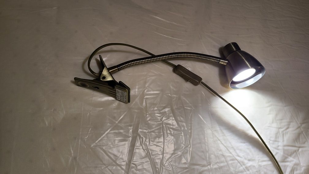 Lampa z klipsem elastyczna