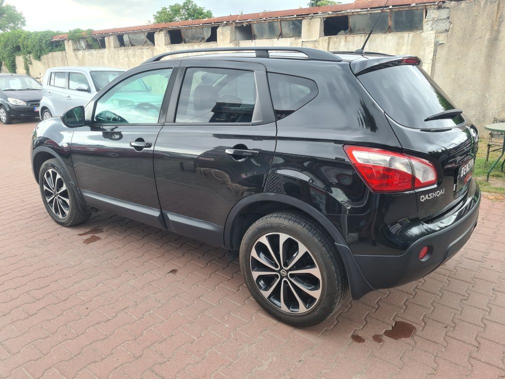 Nissan Qashqai / 1,6 benzyna / Automat / panorama / Lift /