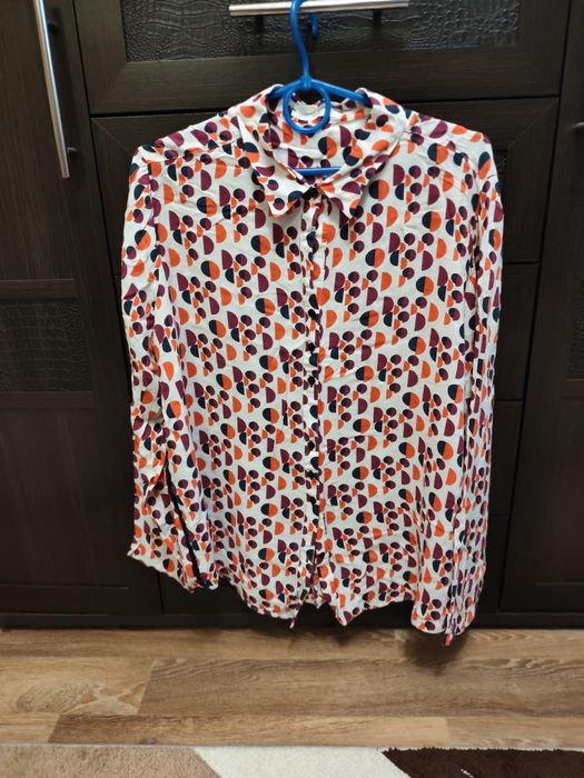 Сорочки рубашки блузаРозвантажуй шафу
Всі сорочки по 40 грн 
Вартість