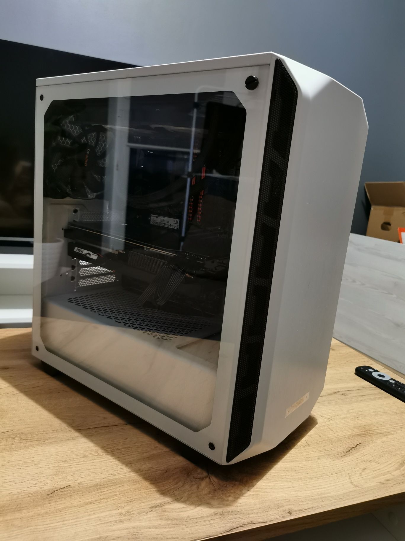 Komputer stacjonarny i7 RX 5700 8 GB 16 GB RAM ssd m2