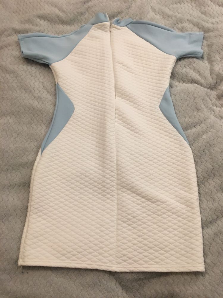 Bialo błękitna pikowana sukienka r.38