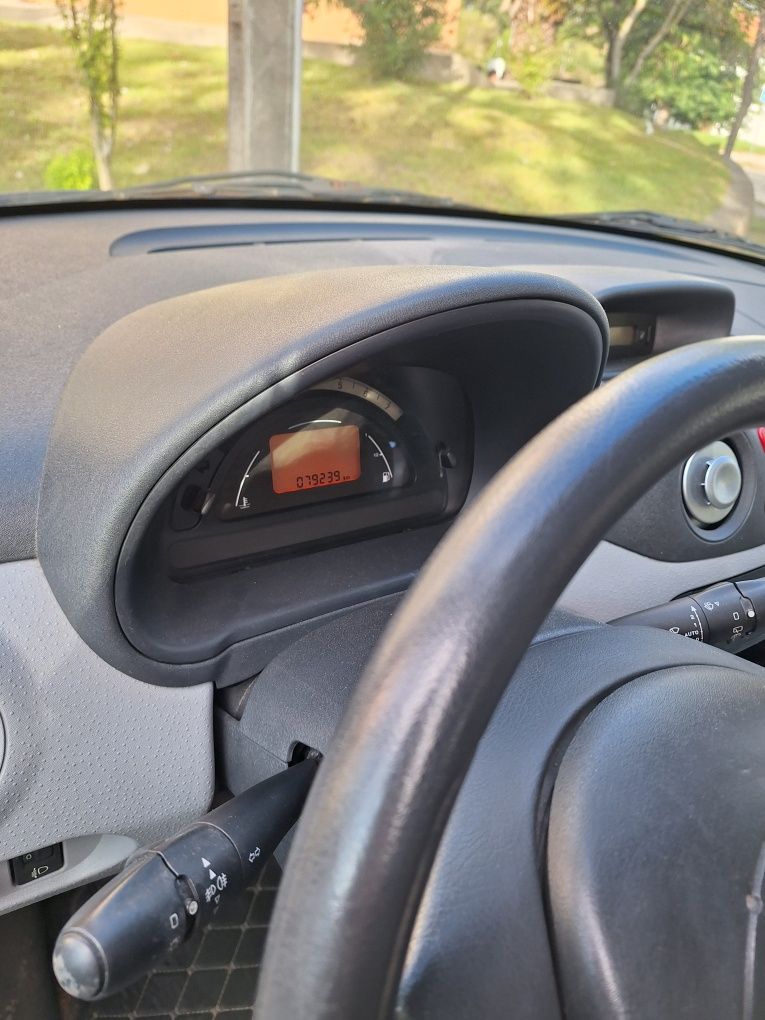 Citroën C3 1.1 Gasolina 2003 – 79 000 km – Interior impecável