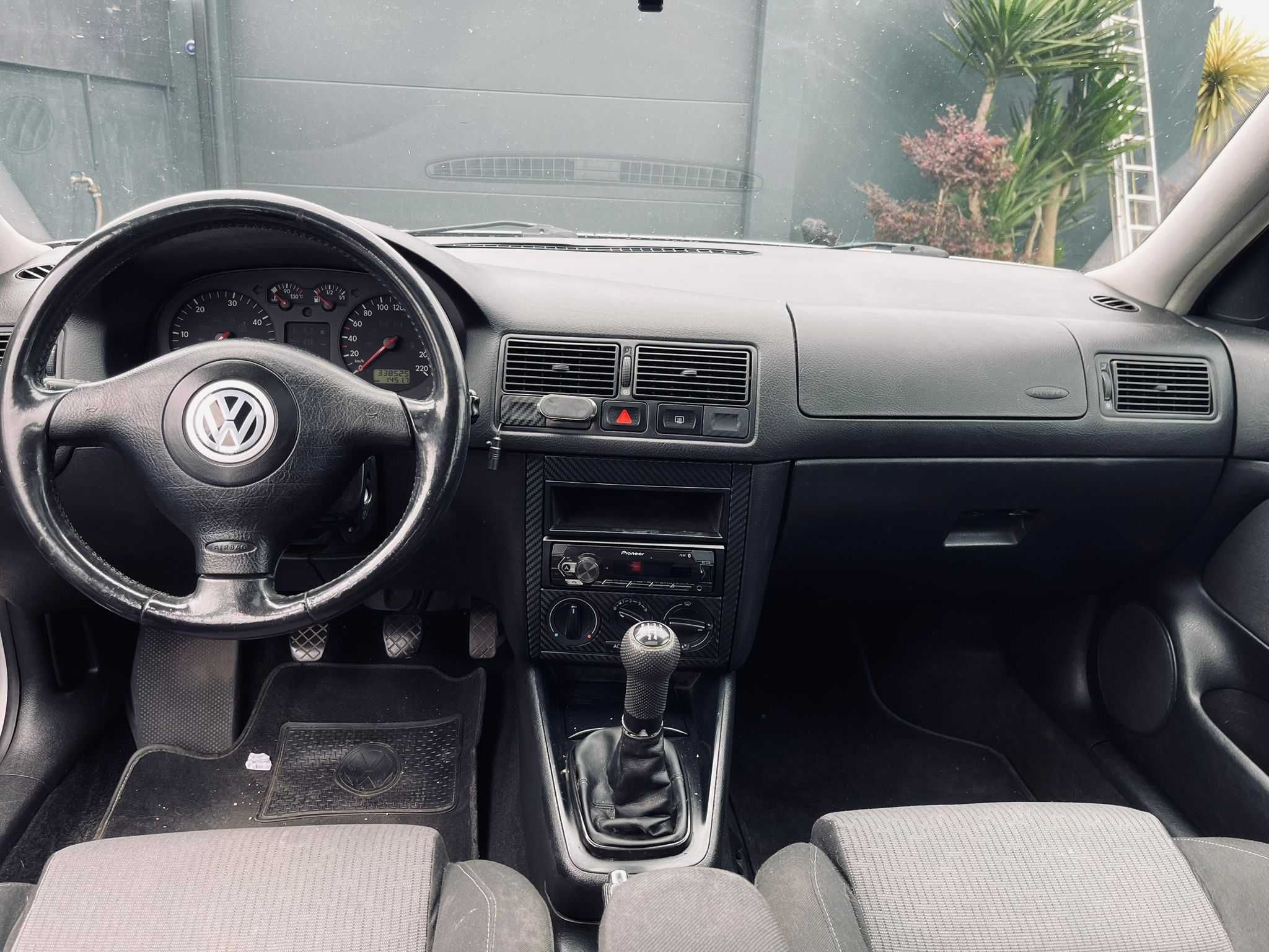 Volkswagen Golf 1.9 tdi 110 A/c