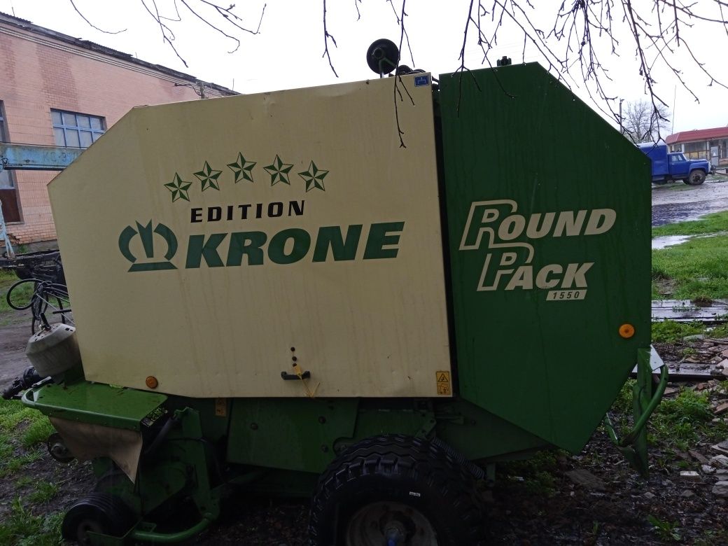 Продам прес-підбирач тюковий KRONE Round pack 1550