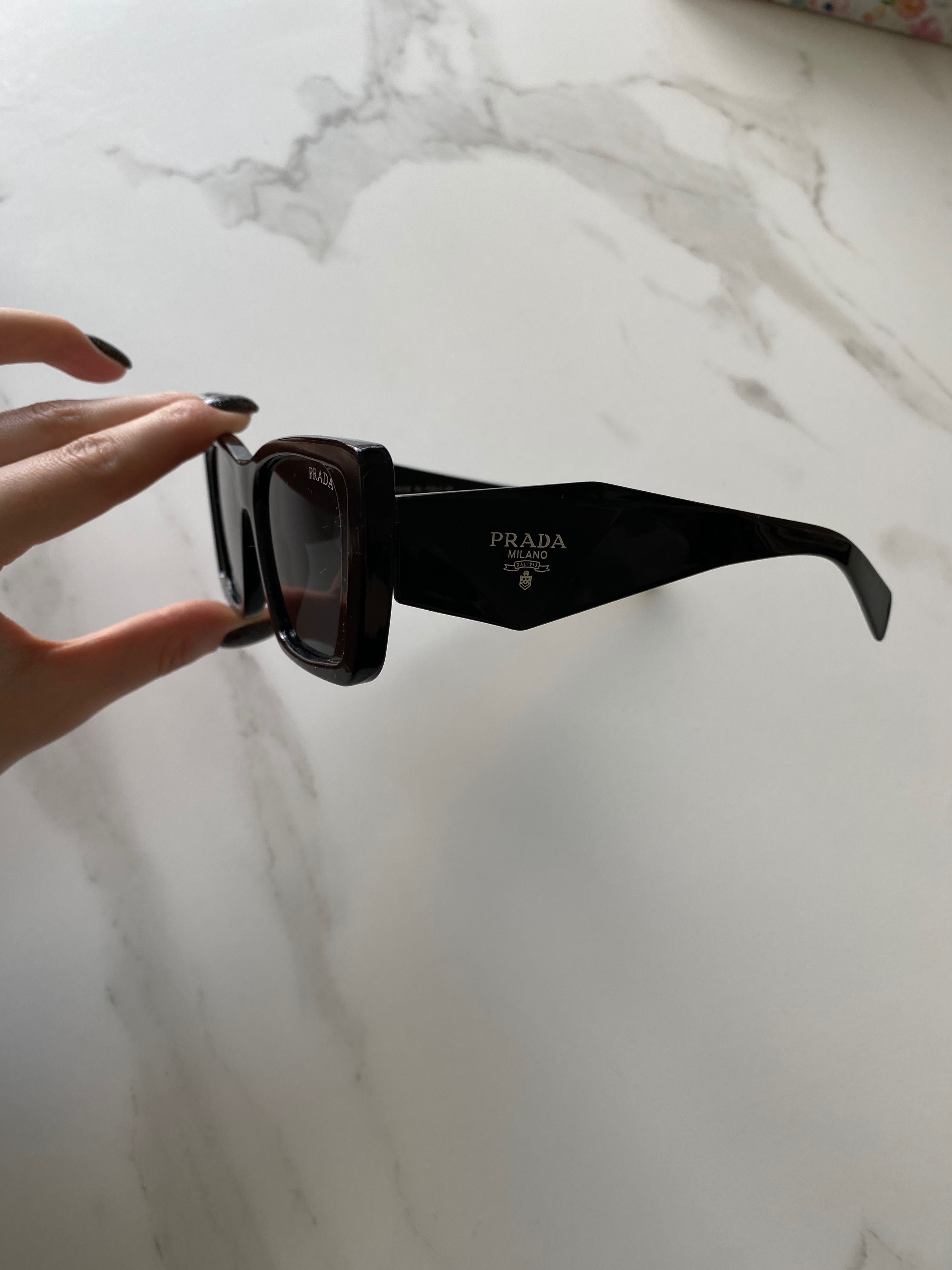 Okulary Prada logowane w pełni czarne kwadratowe eleganckie klasyczne