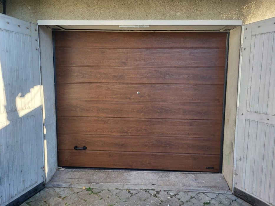 Гаражні ворота секційні/ролетні під замовлення