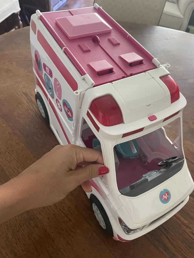 Carro ambulância Barbie