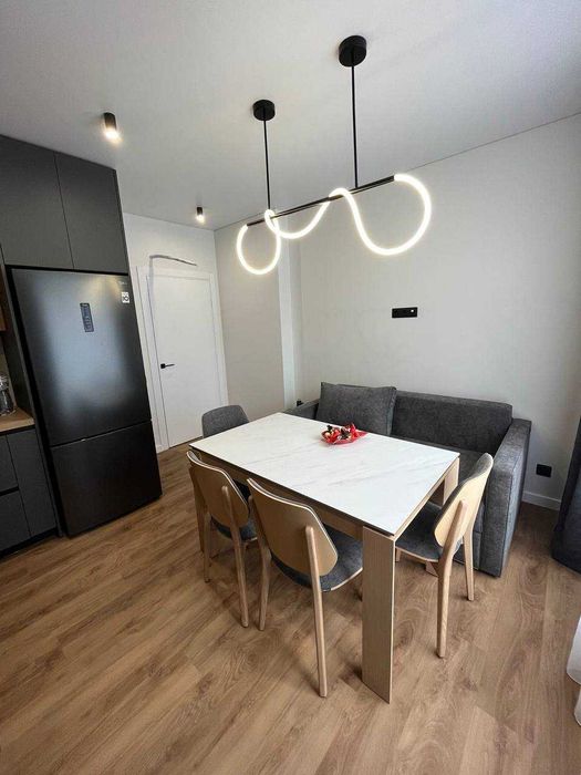 Натяжні стелі без посердників (потолки натяжные)