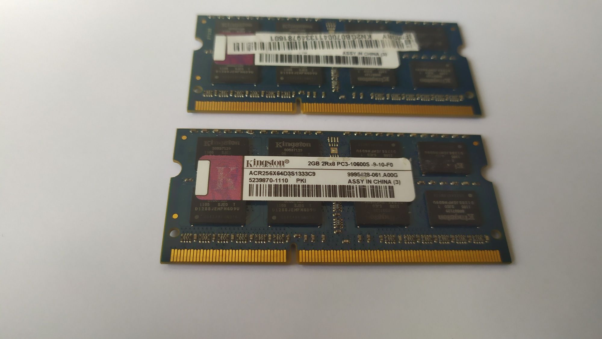 2 memórias ram kingston 2Gb DDR3 1333MHz