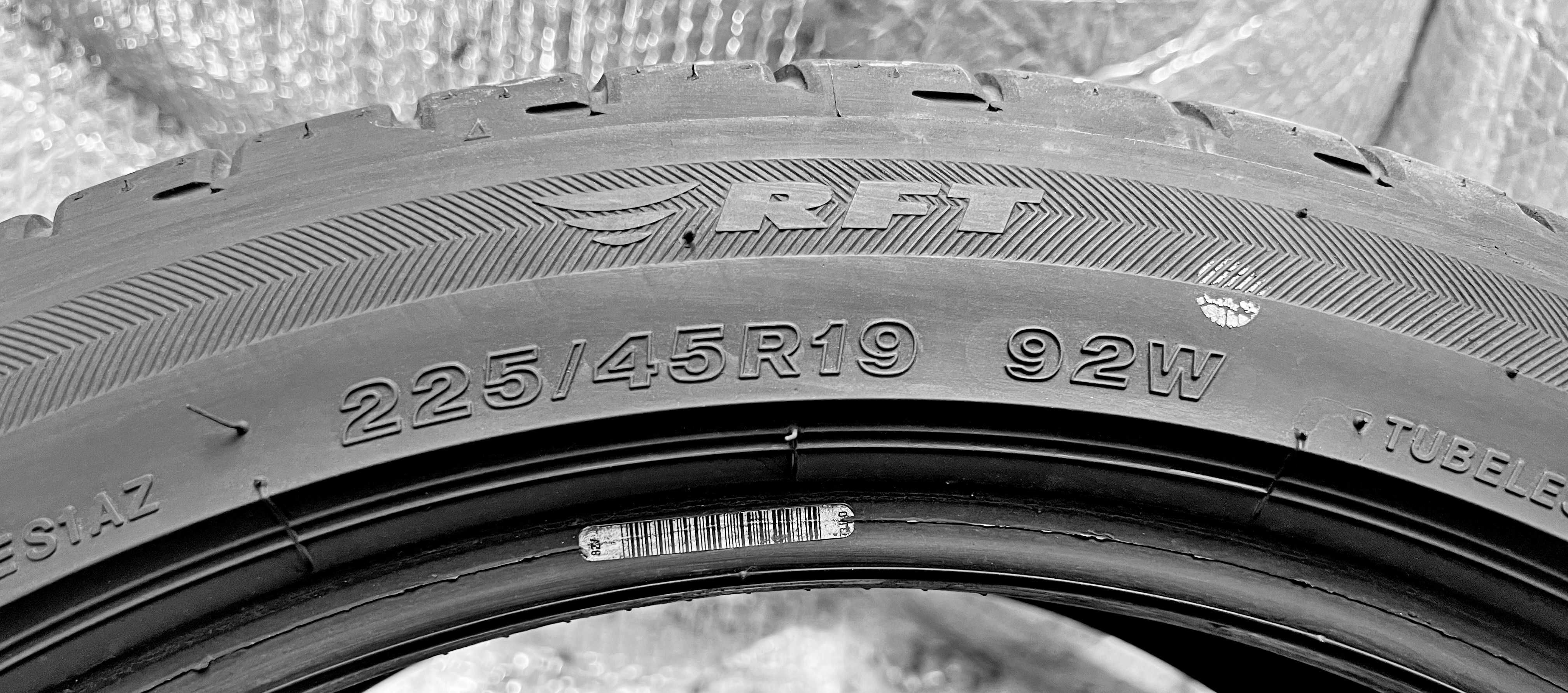 Шини Б/в 225.45.19 комплект Bridgestone