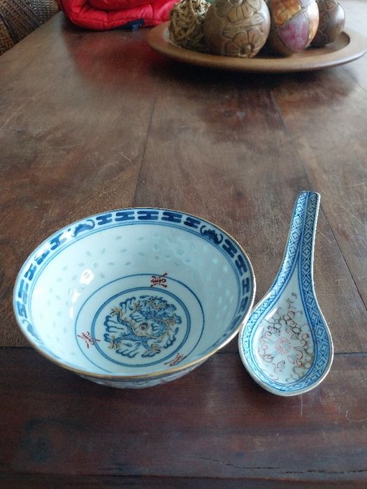 Taca e colher orientais