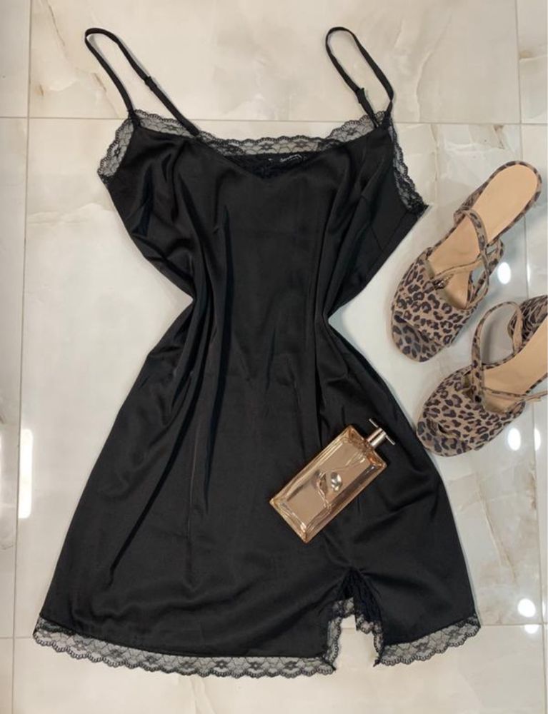 Черное платье-комбинация