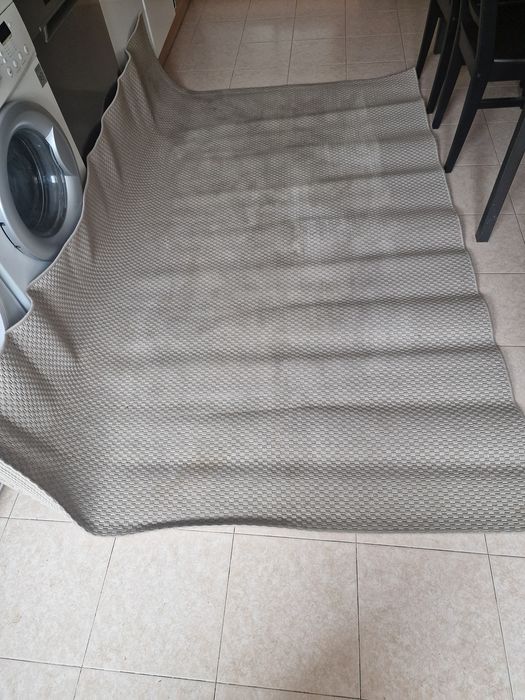 2  Tapetes em tom bege