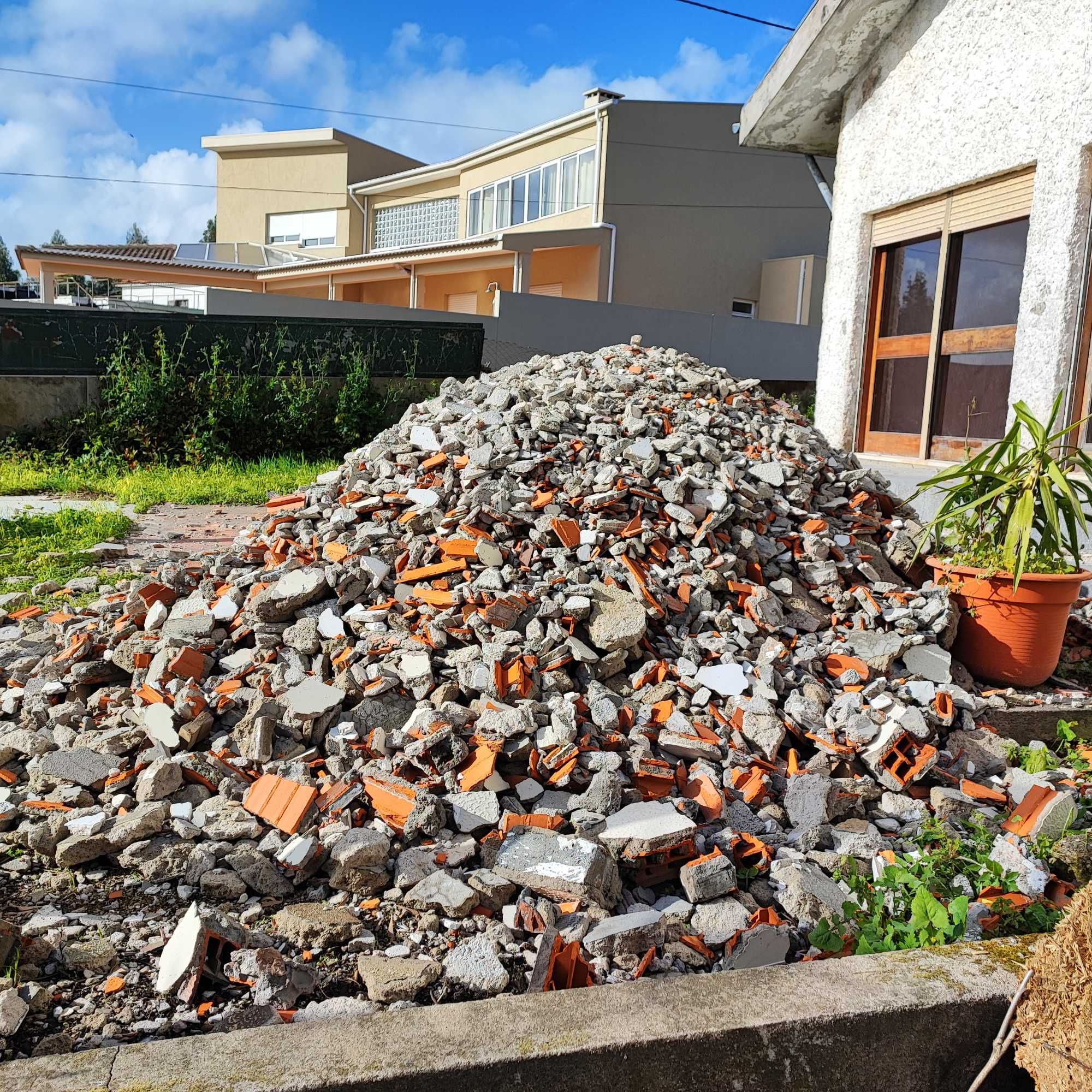 Entulho fim de obras