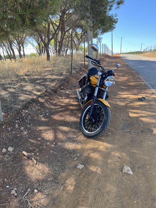 Motoguzzi v9 roamer 2016