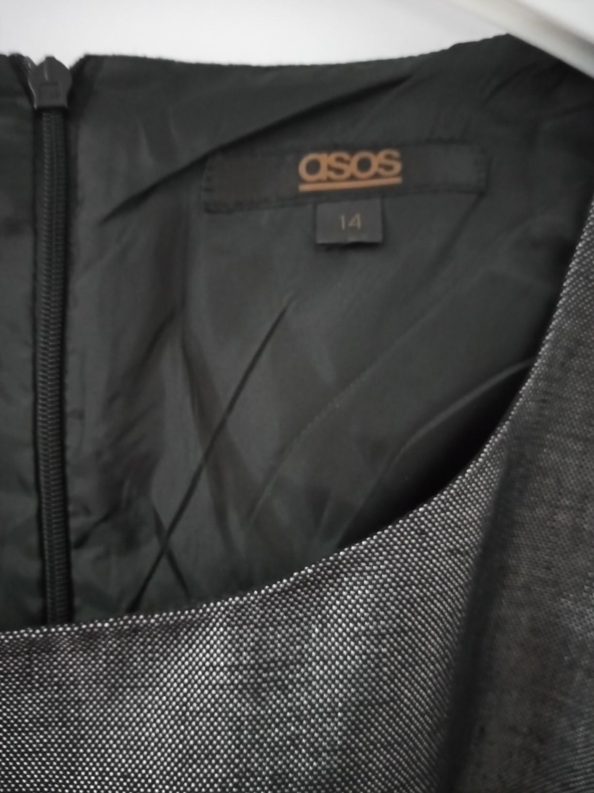 Sukienka tulipan na każdą okazję ASOS M/L