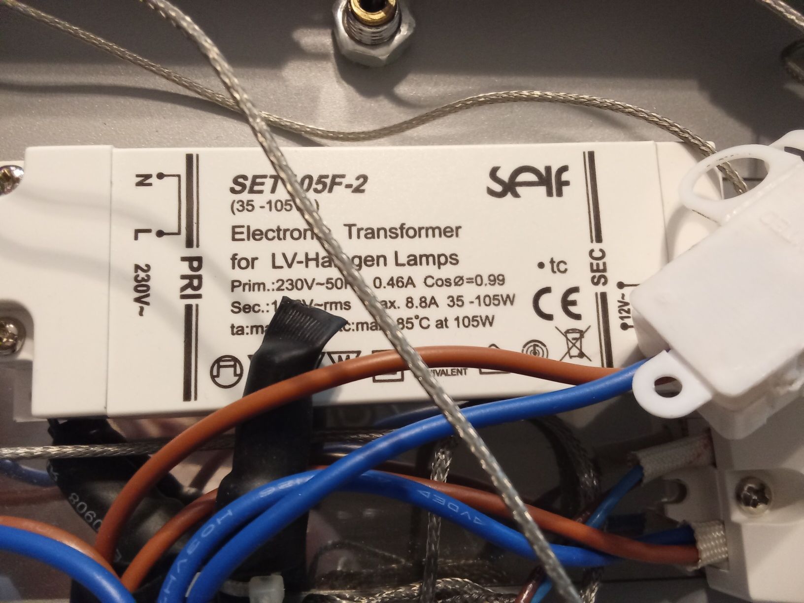 Lampa wisząca do salonu.