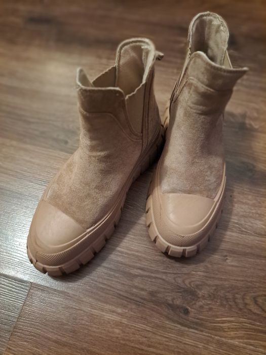 Botki na grubej podeszwie