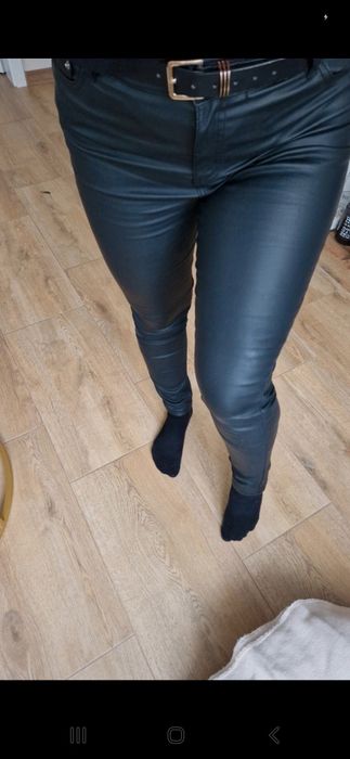 Spodnie akinny woskowane reserved