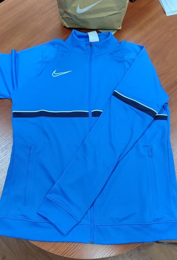 Женская кофта Nike