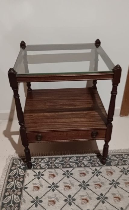 Mesinha de apoio