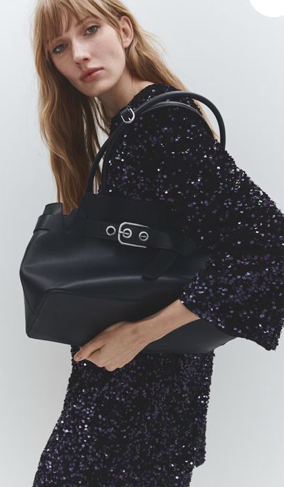 Сумка з ремінцем H&M