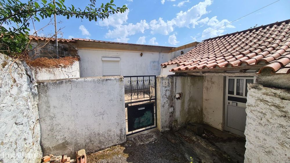 Moradia T3 em Sobral de Monte Agraço - Oportunidade Única a 135.000€