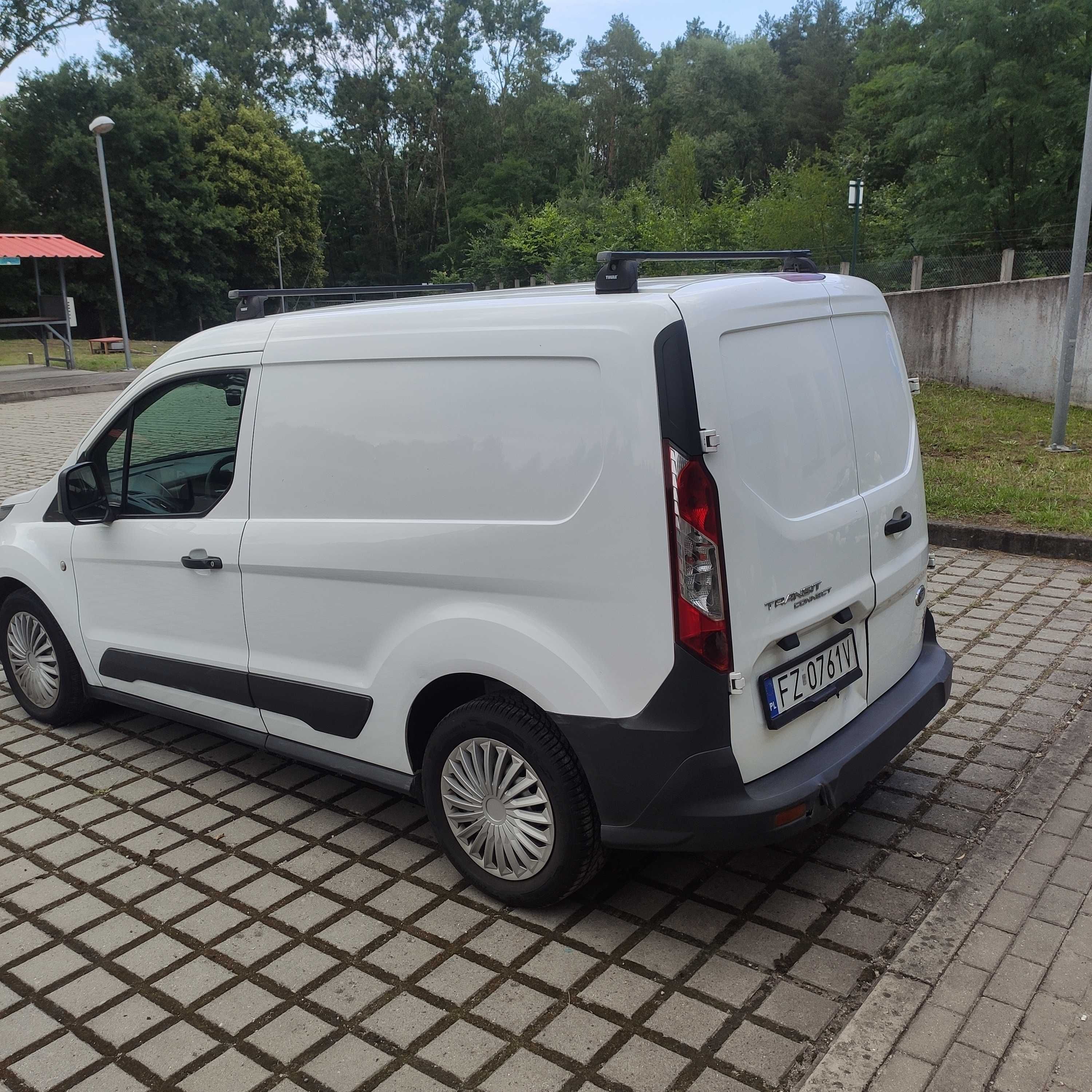 Śliczny Ford Transit Connect