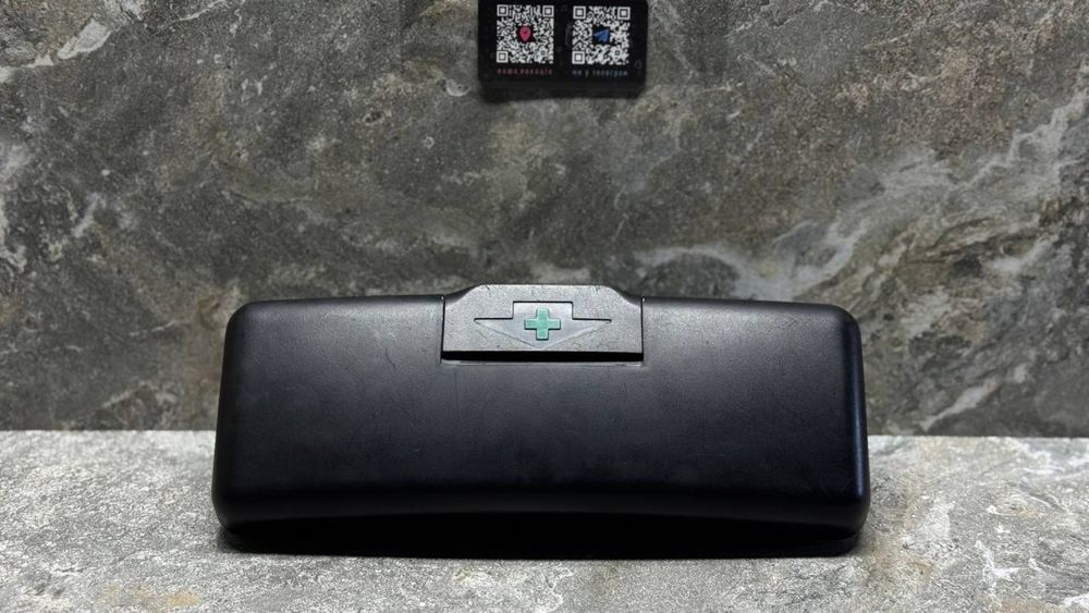 Аптечка в зборі БМВ Е39 штатна медикаменти аптечка бмв е39 Шрот Розбор