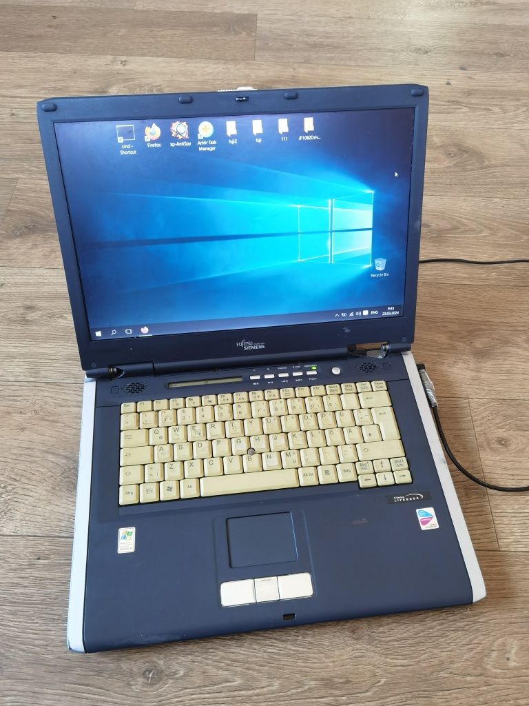 Ноутбук Fujitsu-Siemens Lifebook C1320. Windows 10, 1.5 RAM