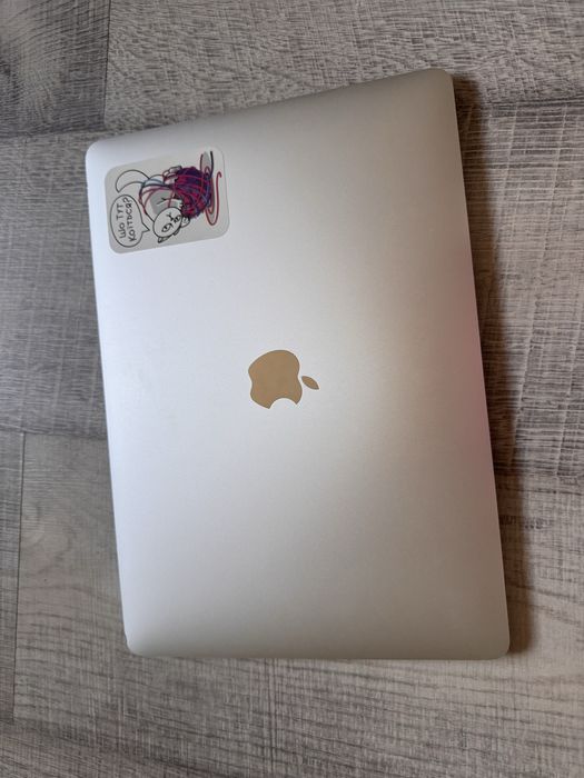 MacBook air 13” M1 8/256
