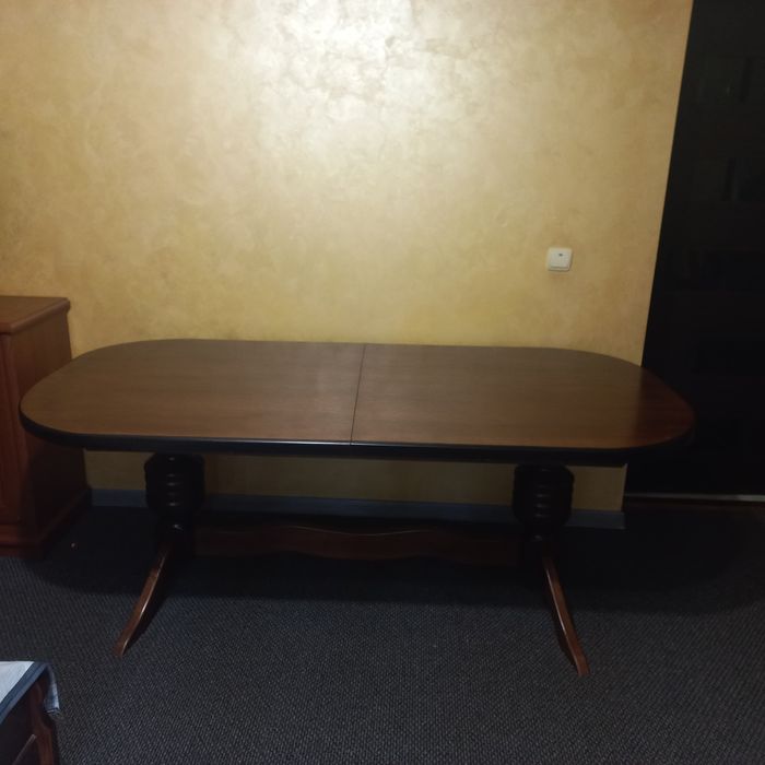 Стіл   гостьовий