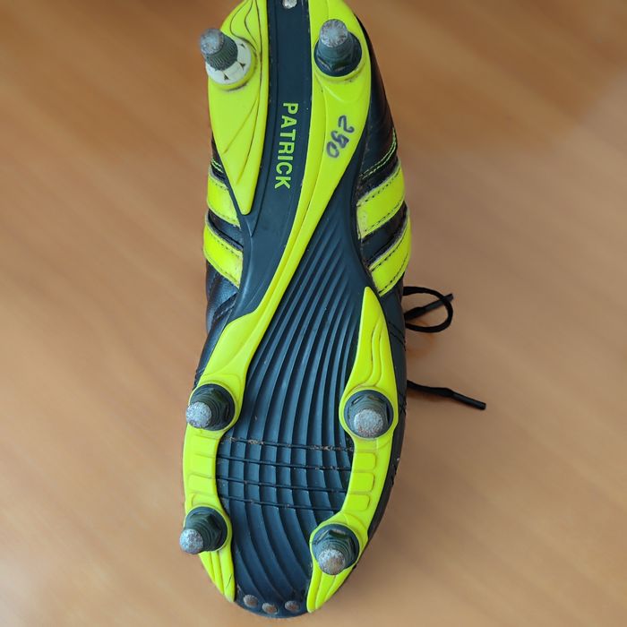 Бутсы, щитки футбольные