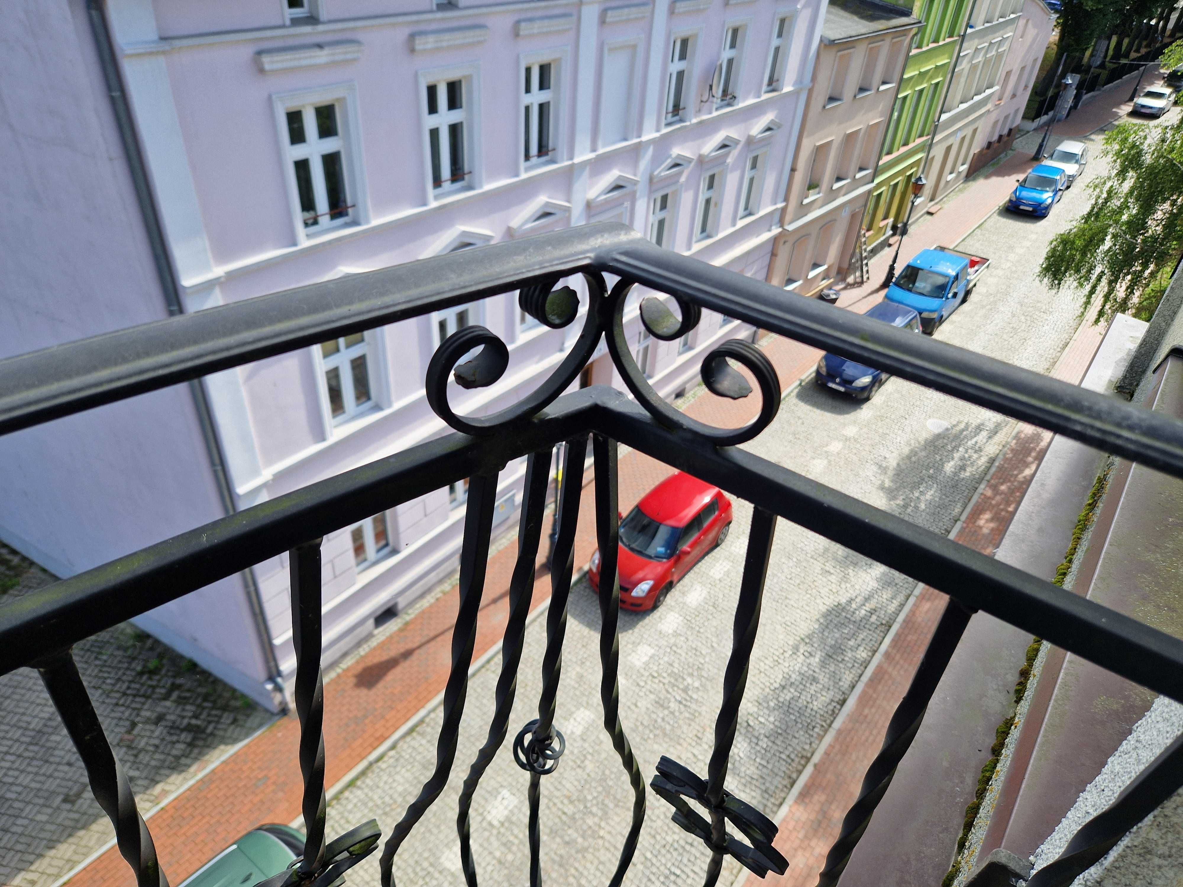 Lokal biurowy - 46m2, centrum miasta, balkon, III piętro