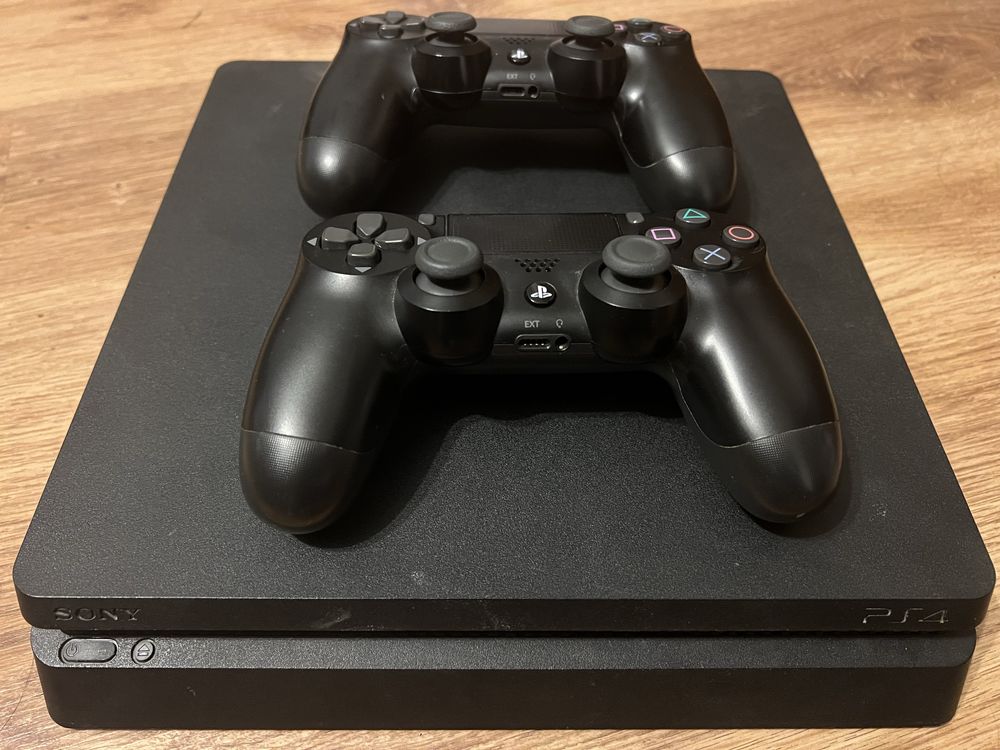 Konsola PS4 Slim