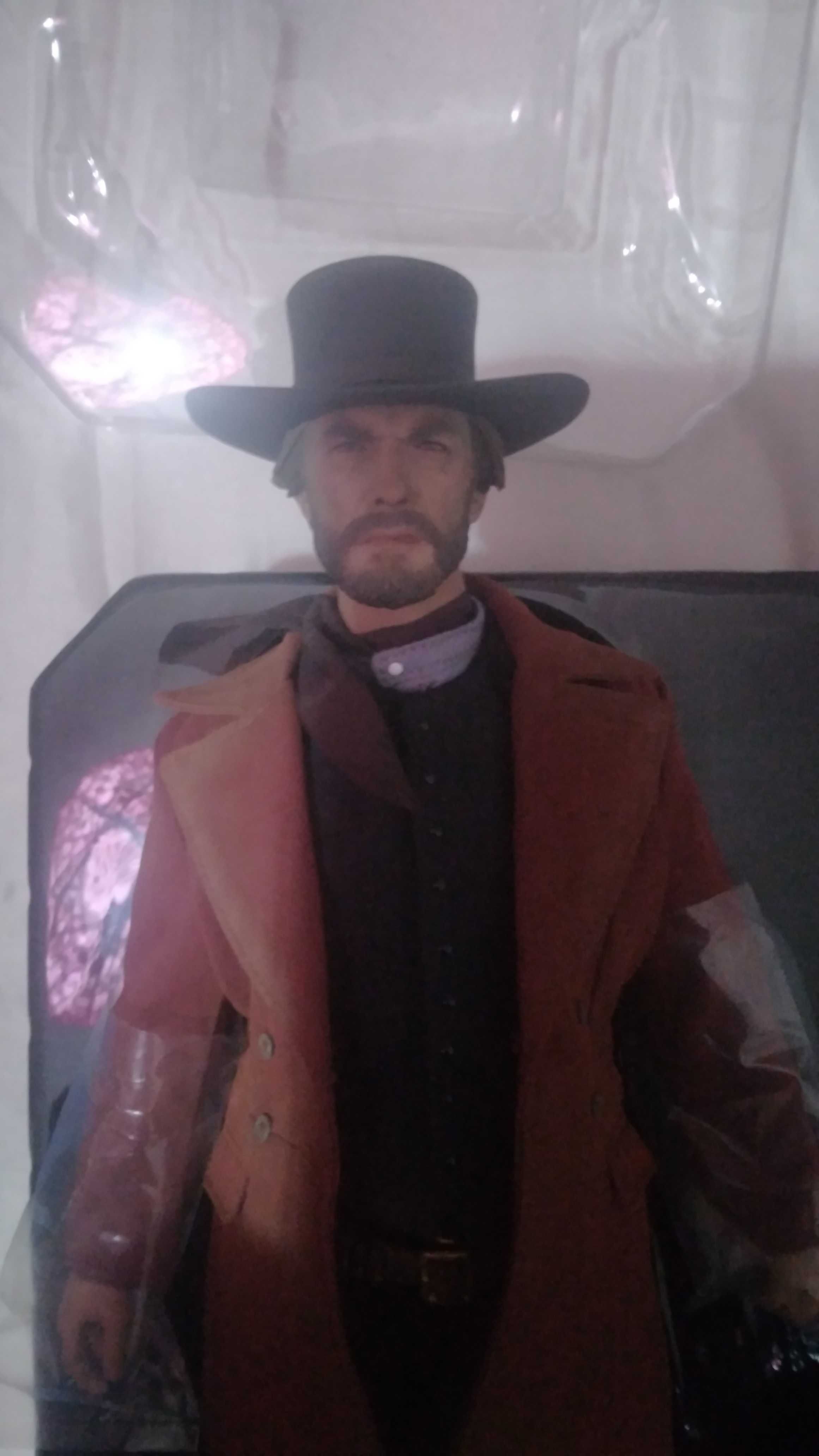 Figura do Clint eastwood do filme pale rider da sideshow collectibles