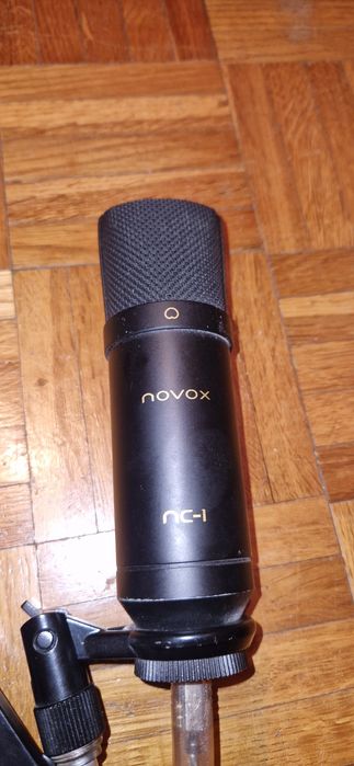 Mikrofon Novox NC-1 ze statywem i pop filtr