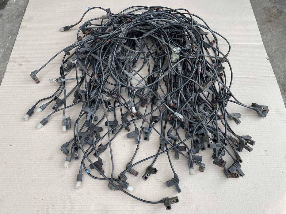 Датчик износа тормозных колодок провод на VITO-VIANO W 639