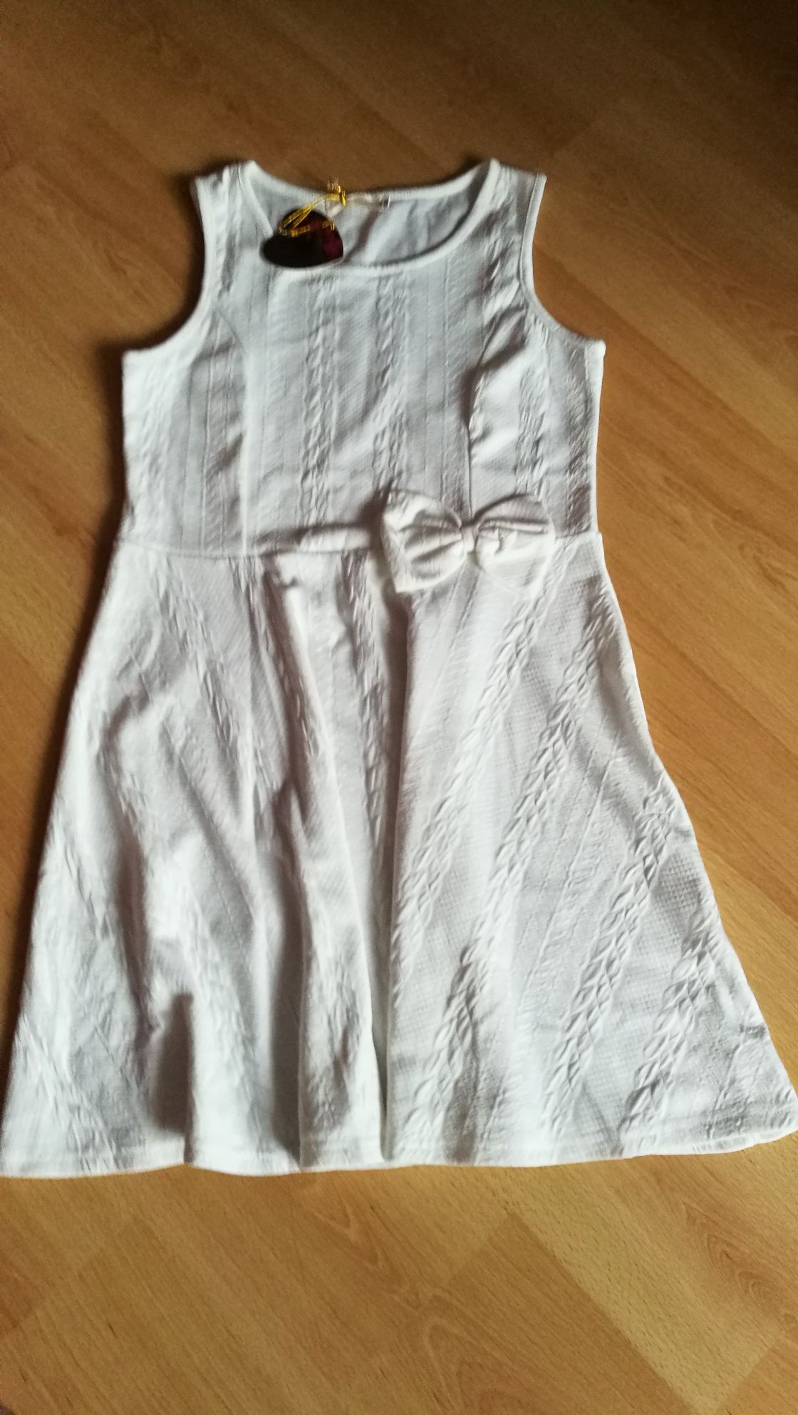 Nowa, biała sukienka