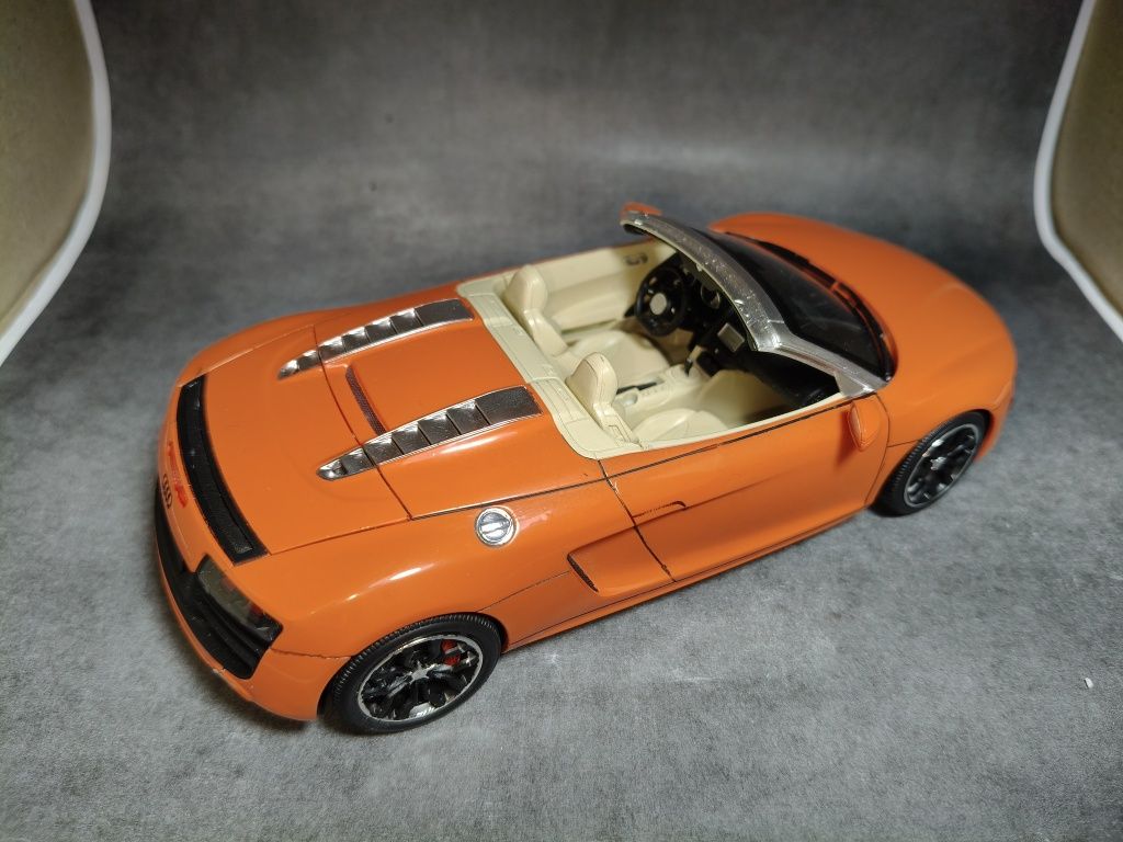 Złom modelarski Audi R8 cabrio Revell