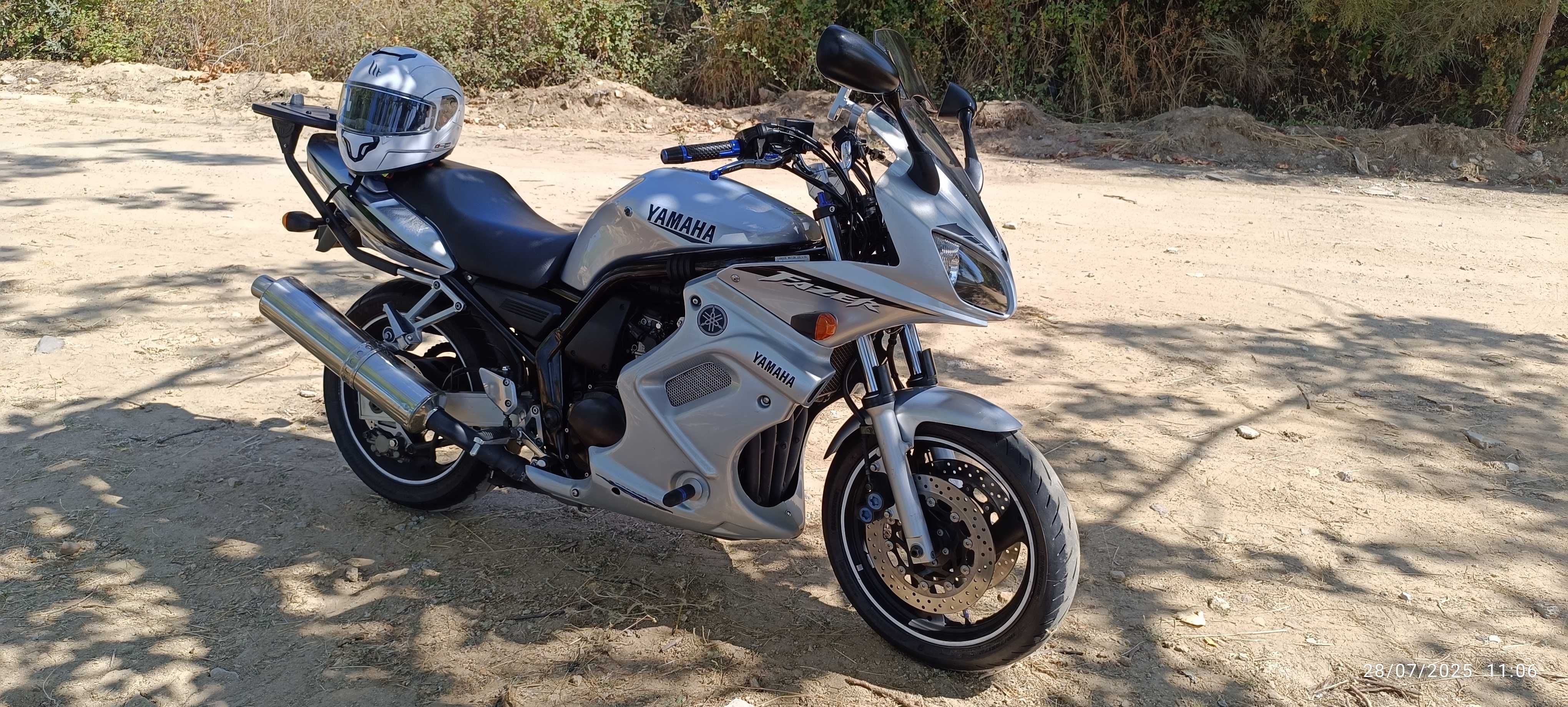 Yamaha Fzs fazer 600 em muito bom estado para a idade que tem.