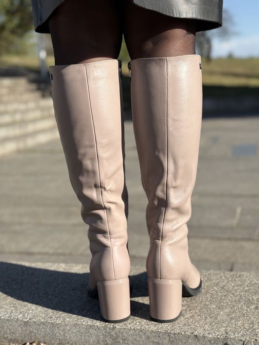 Сапоги кожаные зима бежевые каблук